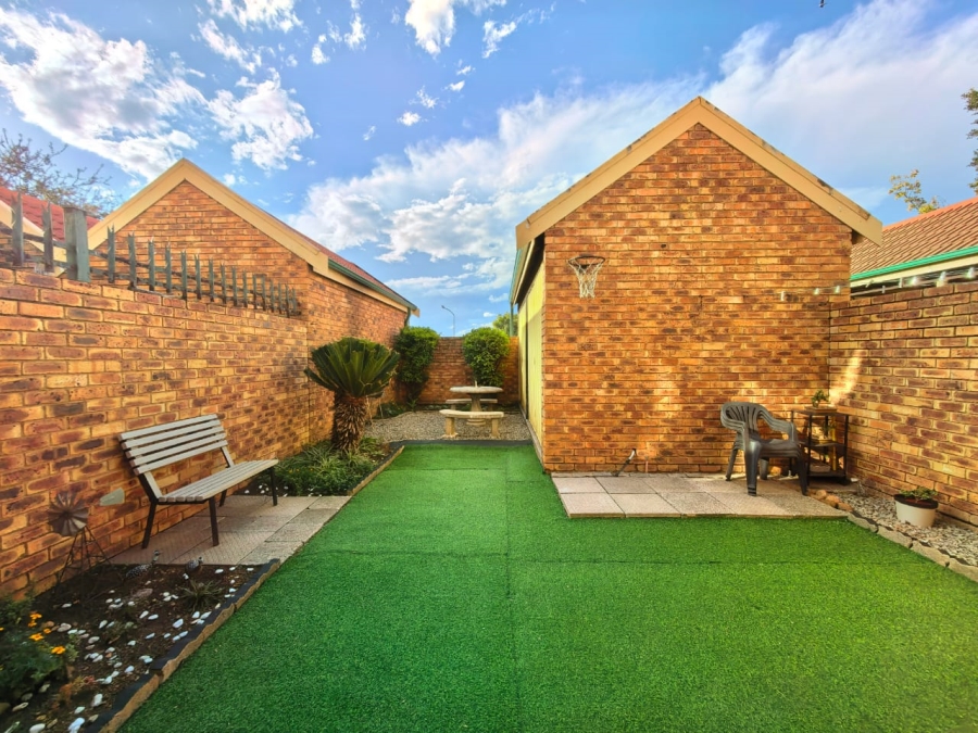 2 Bedroom Property for Sale in Vaalpark Free State